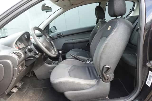 Peugeot 206 (2008) thumbnail 5