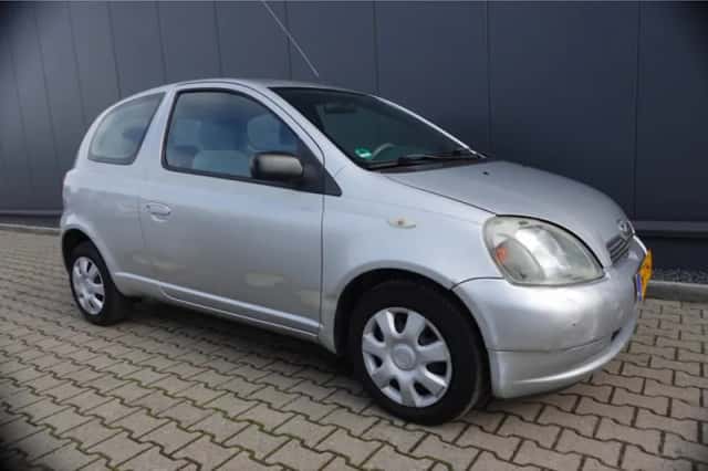 Toyota Yaris (2001) thumbnail 4