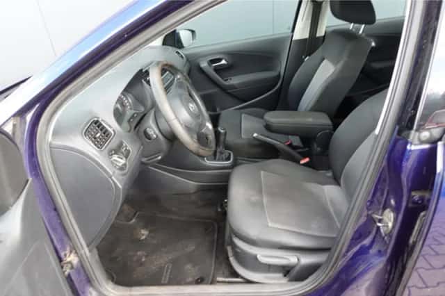 Volkswagen Polo (2011) thumbnail 3