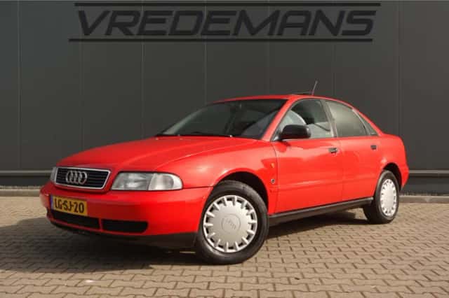 Audi A4 (1995) thumbnail 1