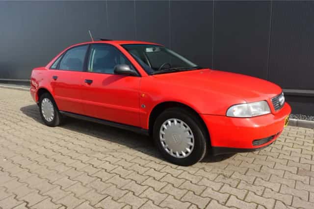 Audi A4 (1995) thumbnail 4