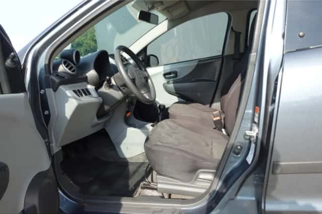 Suzuki Alto (2010) thumbnail 5