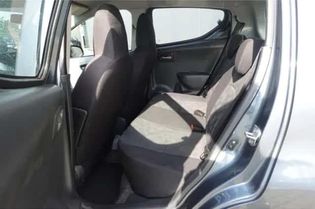 Suzuki Alto (2010) thumbnail 6