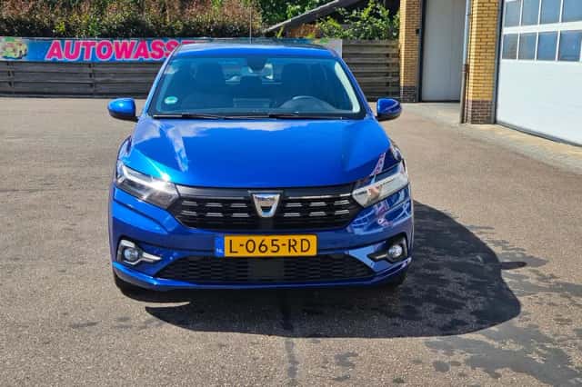 Dacia Sandero (2021) thumbnail 3