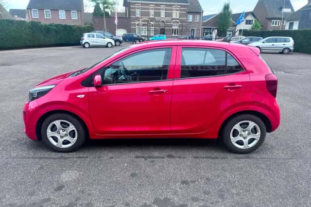 Kia Picanto (2017) thumbnail 5