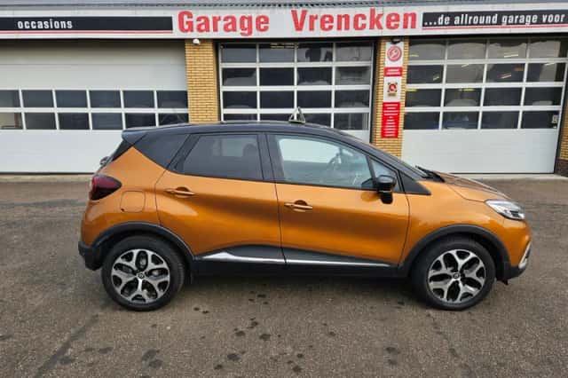 Renault Captur (2017) thumbnail 1