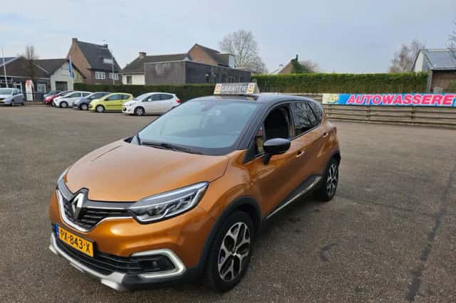 Renault Captur (2017) thumbnail 3