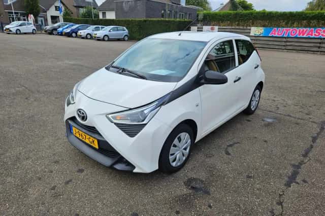 Toyota Aygo (2020) thumbnail 4