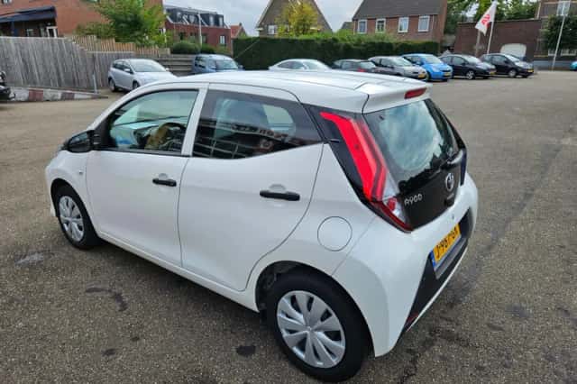 Toyota Aygo (2020) thumbnail 6
