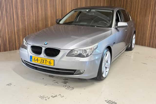BMW 5-Serie (2009) thumbnail 2