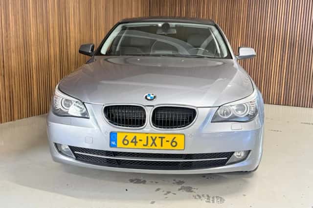 BMW 5-Serie (2009) thumbnail 3