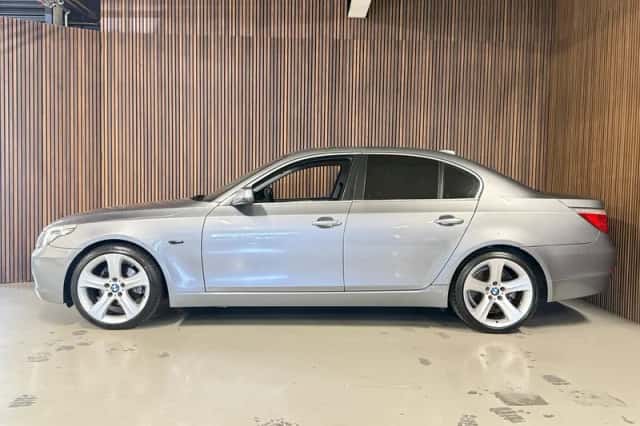 BMW 5-Serie (2009) thumbnail 5
