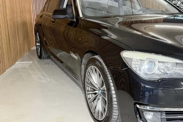 BMW 7-Serie (2009) thumbnail 4