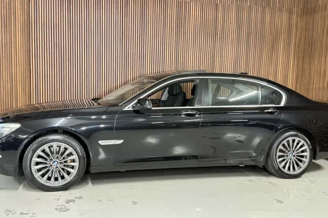 BMW 7-Serie (2009) thumbnail 5