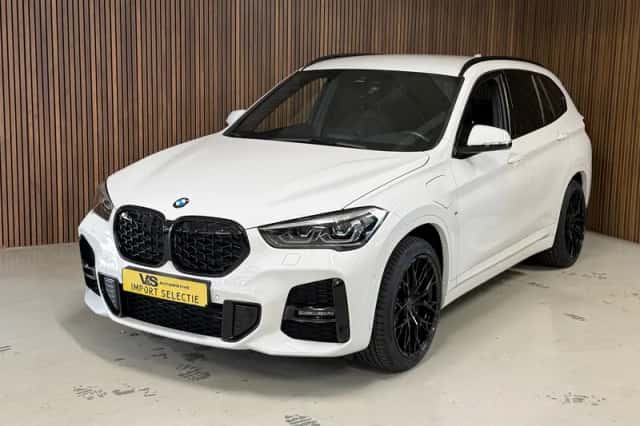 BMW X1 (2021) thumbnail 2