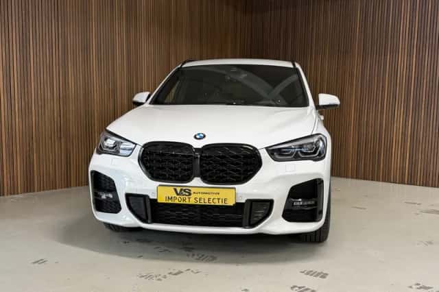 BMW X1 (2021) thumbnail 3