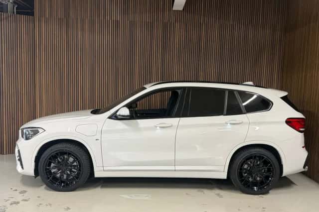 BMW X1 (2021) thumbnail 6