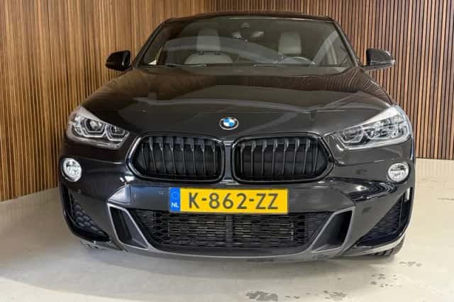 BMW X2 (2018) thumbnail 2