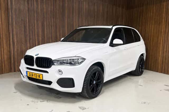 BMW X5 (2017) thumbnail 2