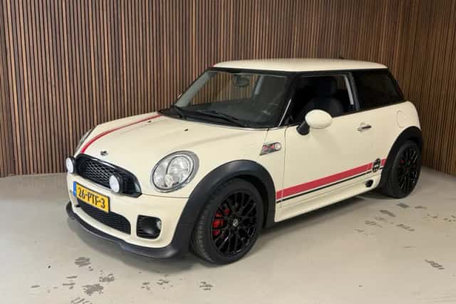 MINI John Cooper Works (2011) thumbnail 2