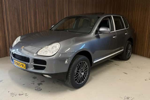 Porsche Cayenne (2003) thumbnail 2