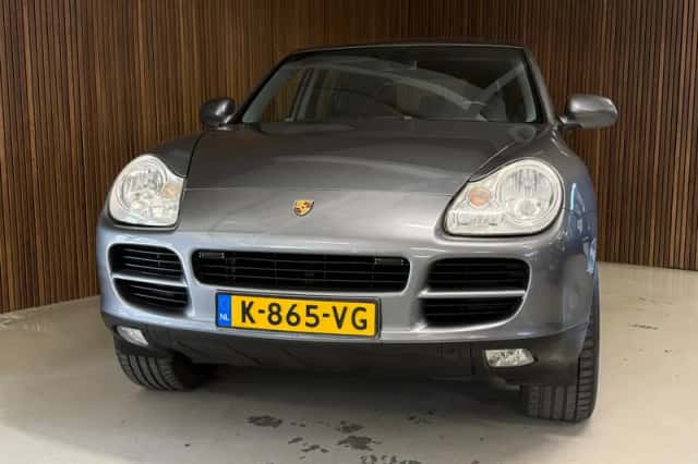 Porsche Cayenne (2003) thumbnail 3