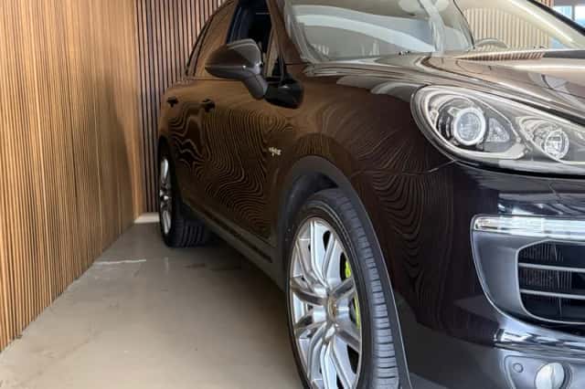 Porsche Cayenne (2015) thumbnail 5