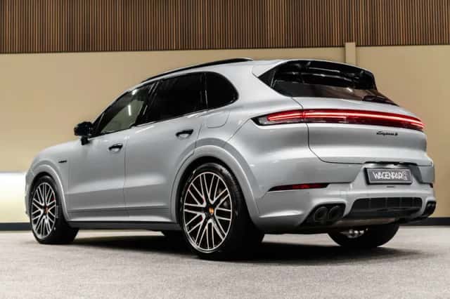 Porsche Cayenne (2025) thumbnail 6