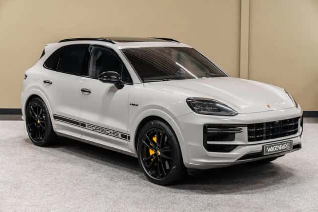 Porsche Cayenne (2024) thumbnail 3