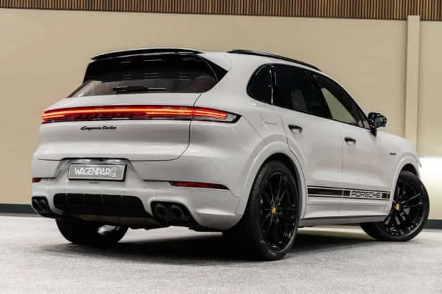 Porsche Cayenne (2024) thumbnail 5