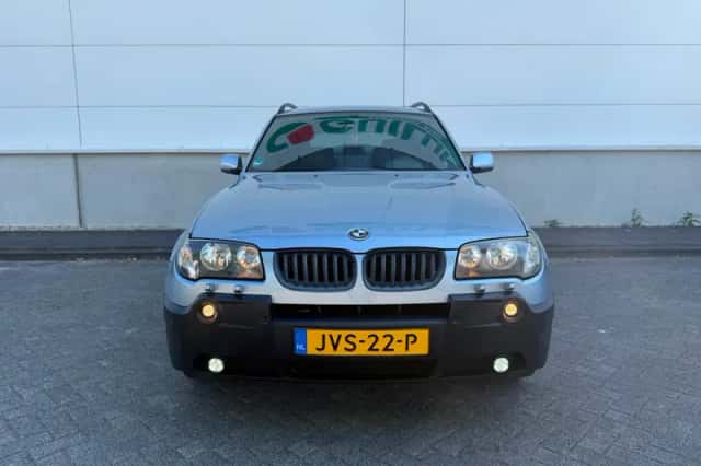 BMW X3 (2003) thumbnail 2