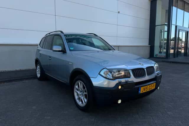 BMW X3 (2003) thumbnail 3