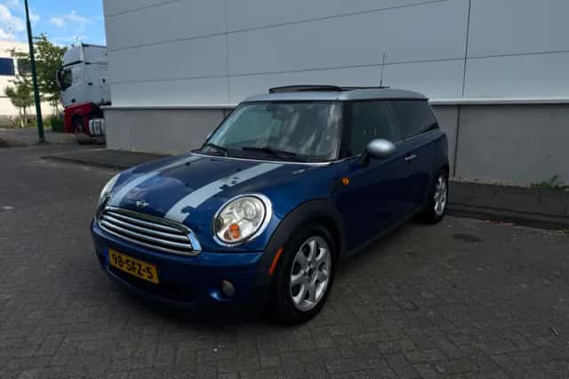 MINI Clubman (2009) thumbnail 1