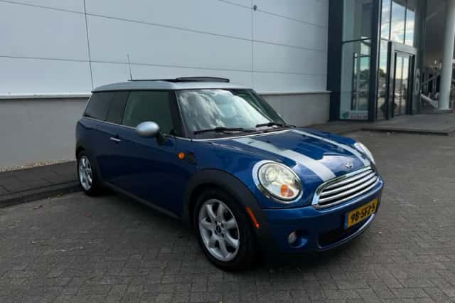 MINI Clubman (2009) thumbnail 3
