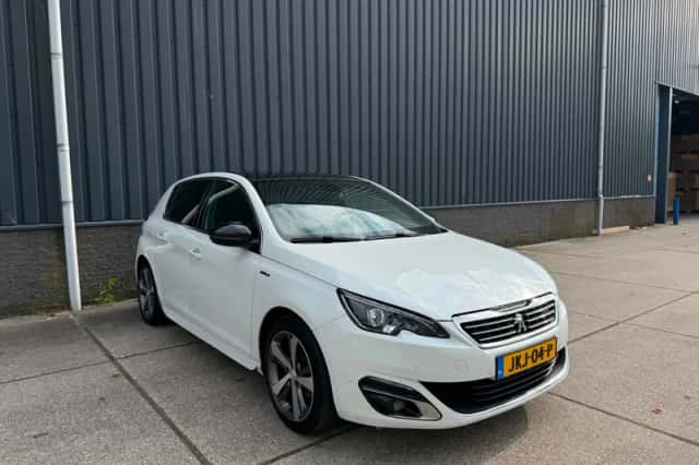 Peugeot 308 (2015) thumbnail 3