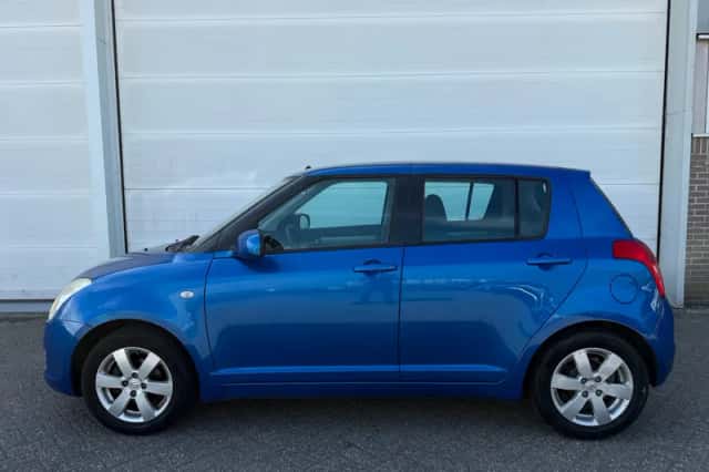 Suzuki Swift (2008) thumbnail 4