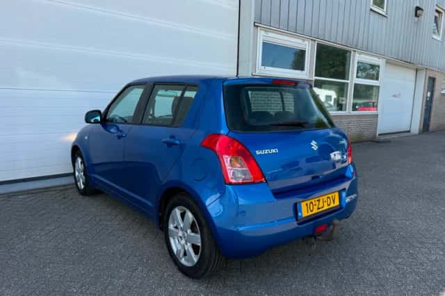 Suzuki Swift (2008) thumbnail 6