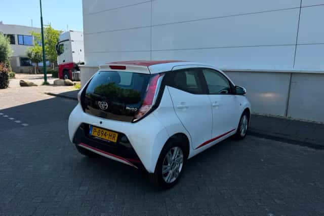 Toyota Aygo (2014) thumbnail 6