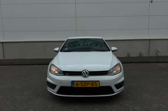 Volkswagen Golf (2014) thumbnail 2