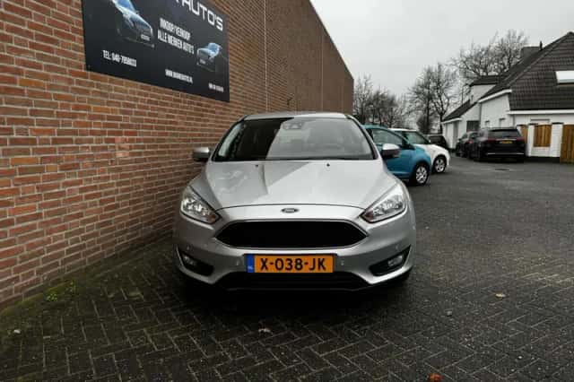 Ford Focus (2017) thumbnail 2
