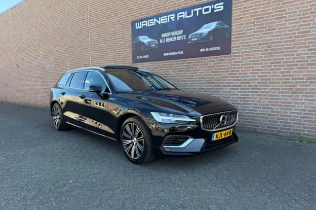 Volvo V60 (2021) thumbnail 1