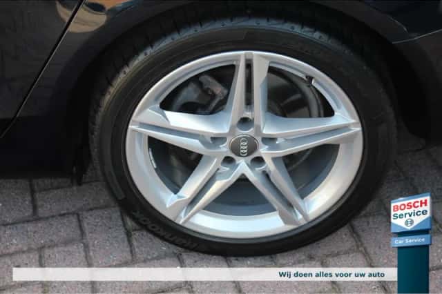 Audi A4 (2009) thumbnail 3