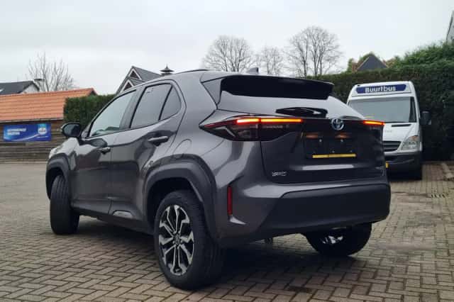Toyota Yaris Cross (2024) thumbnail 4