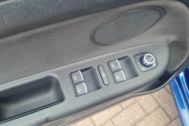 Volkswagen Golf Plus (2010) thumbnail 4