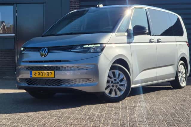 Volkswagen Multivan (2022) thumbnail 1