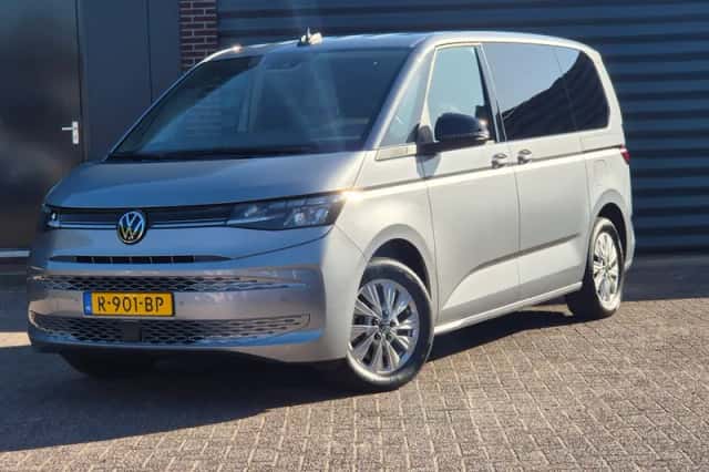 Volkswagen Multivan (2022) thumbnail 2