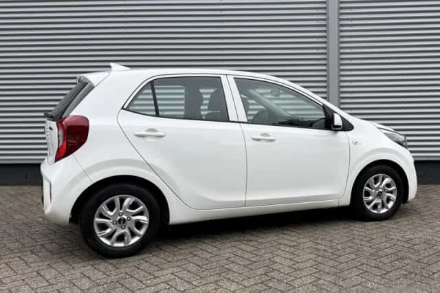 Kia Picanto (2020) thumbnail 5