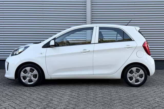 Kia Picanto (2015) thumbnail 2