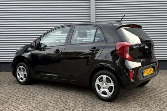 Kia Picanto (2022) thumbnail 3