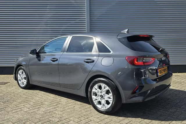 Kia Ceed (2025) thumbnail 3